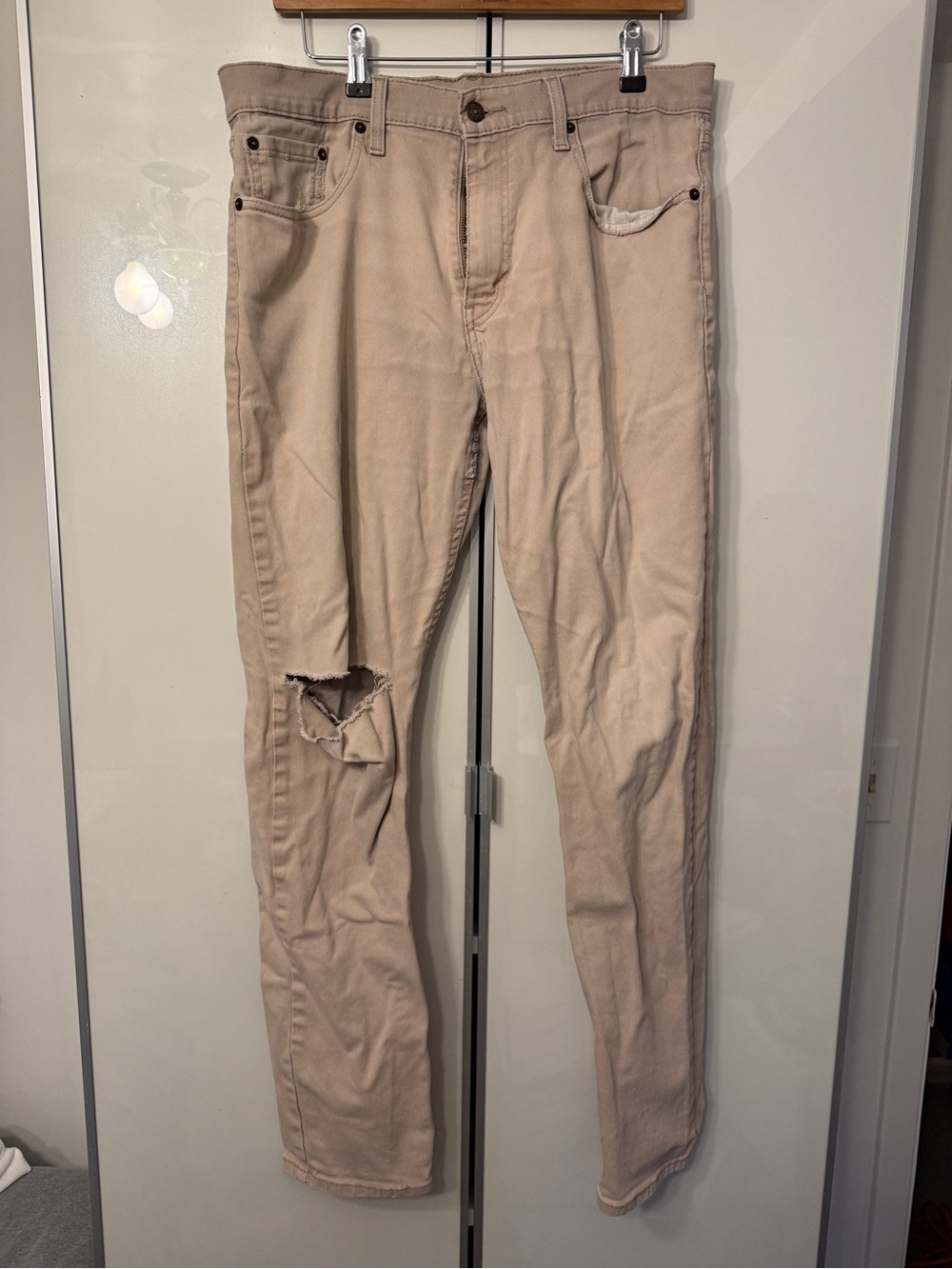 Distressed Men’s Levi’s